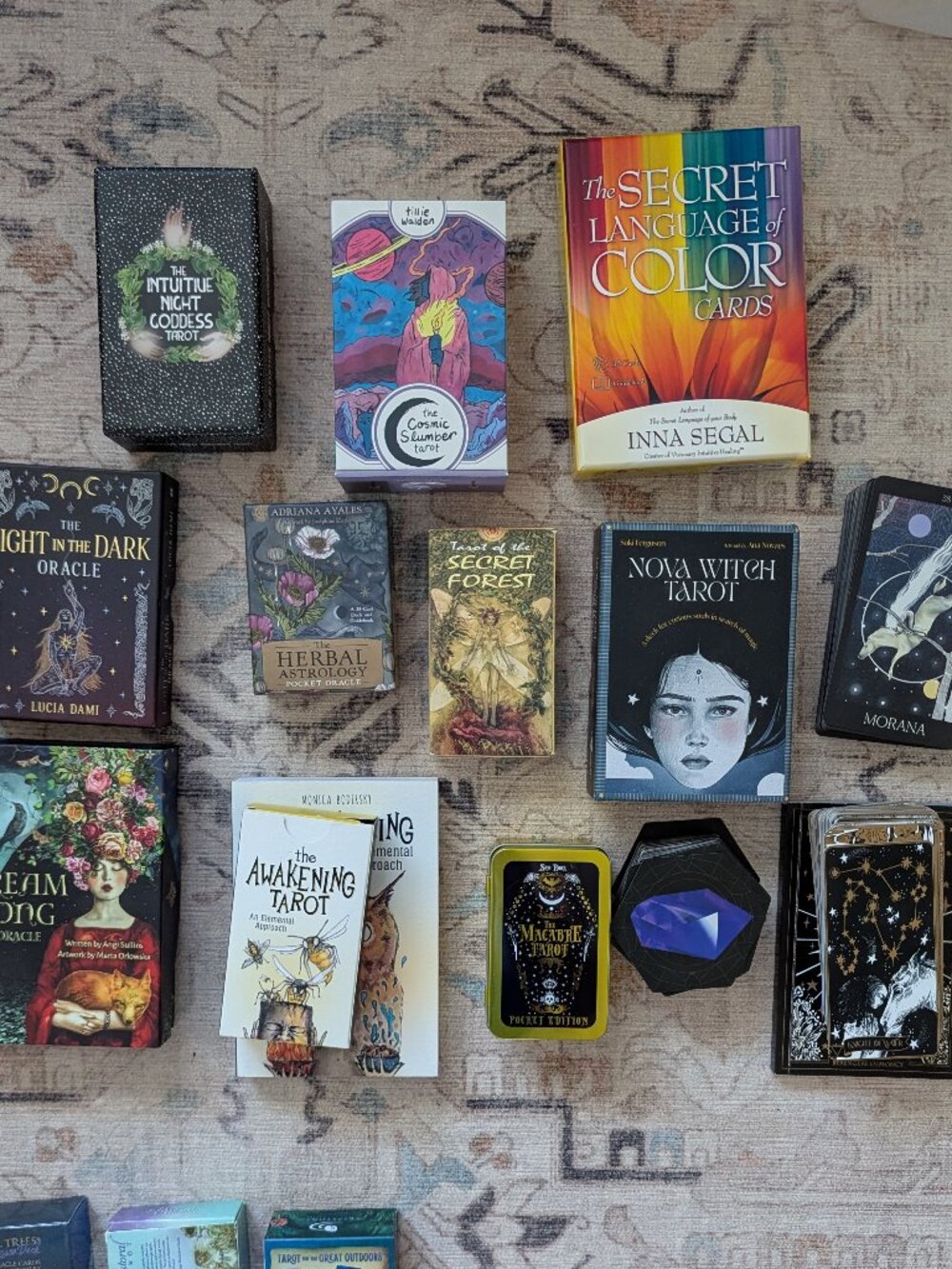 Tarot and oracle cards lot